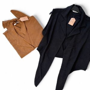 Blusa con cuello camisa y nudo